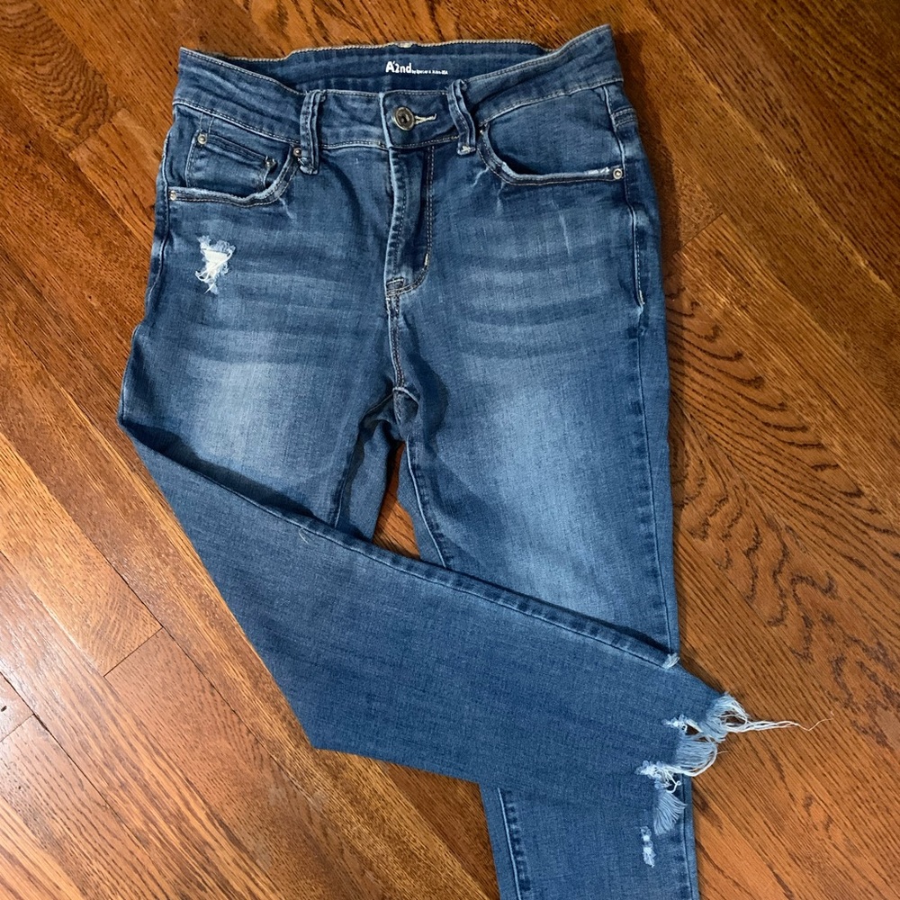 A’2nd cropped distressed jeans